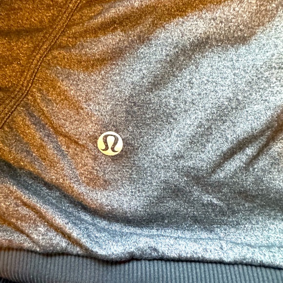 LULULEMON HOODED BLACK JACKET. SIZE 6. - Picture 7 of 9